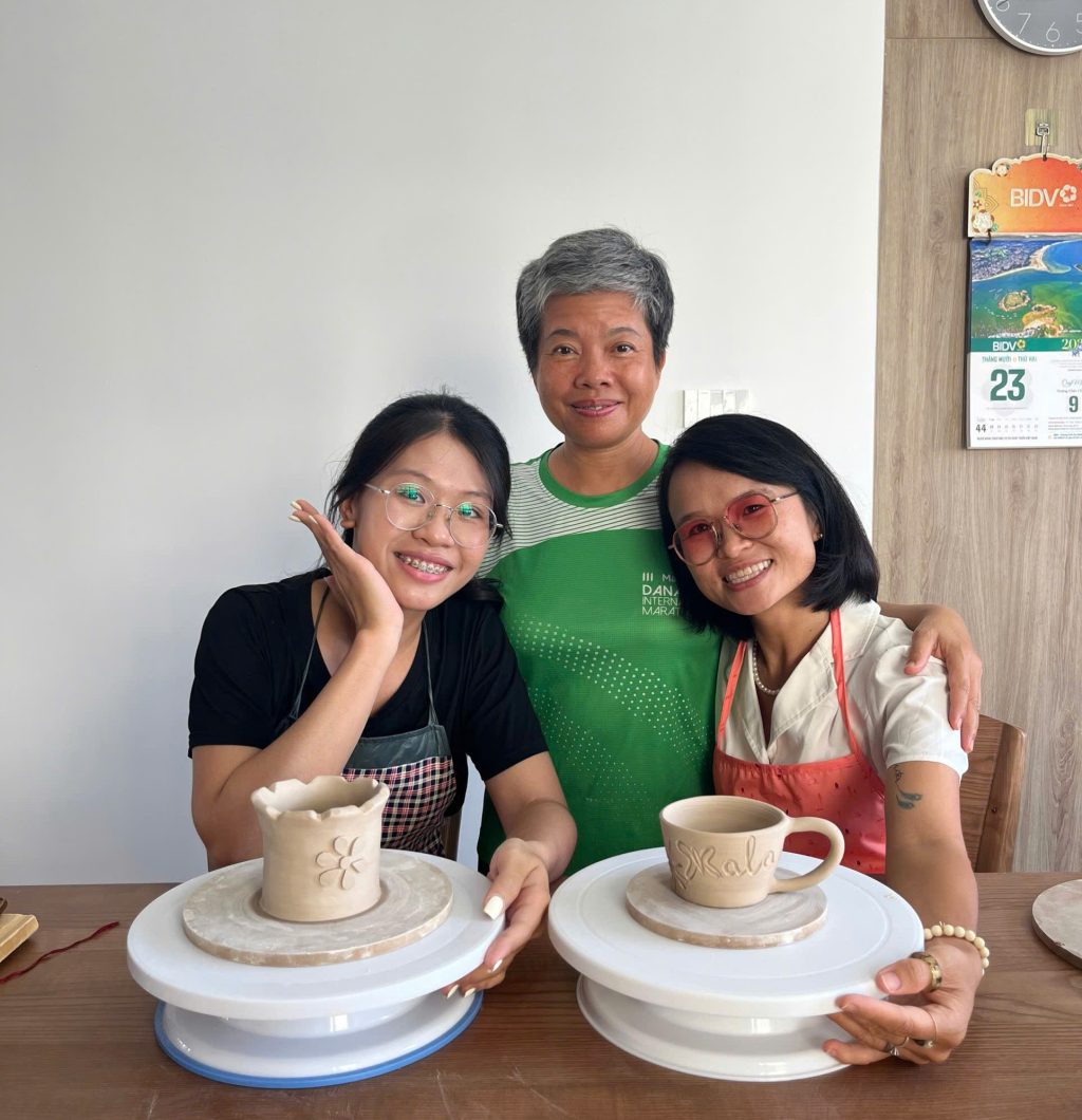 Tay Lấm Gốm, Tim Đầy Nắng&nbsp;💛