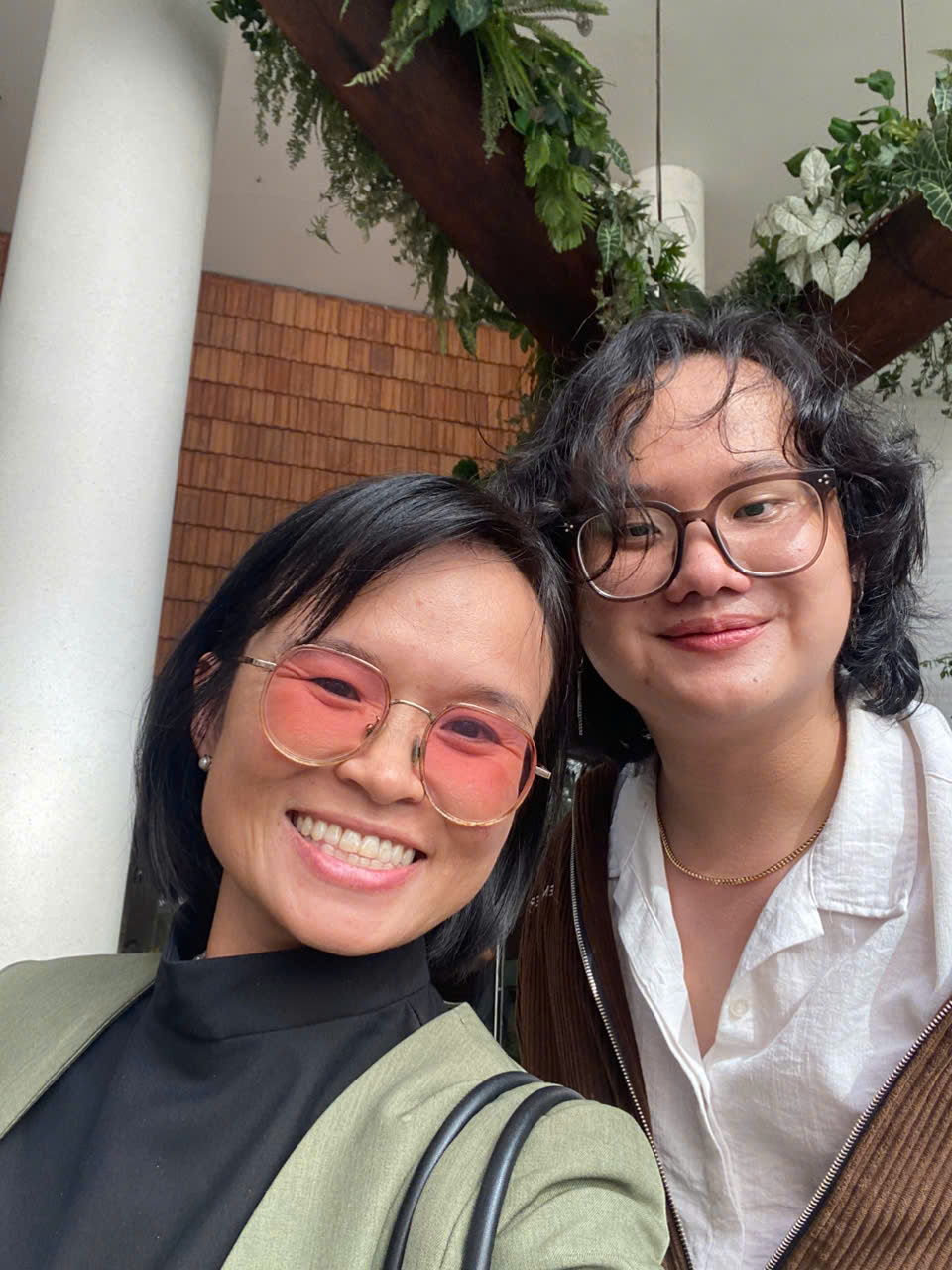 Một ngọn đèn nhỏ, sáng từ bên&nbsp;trong🕯️